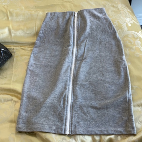 Jersey Skirt. Like New - Picture 3 of 3